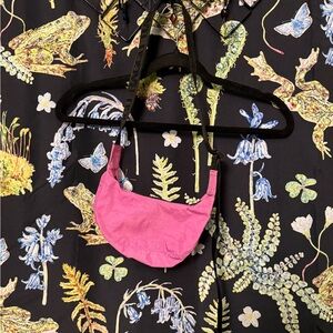 Like new BAGGU mini crescent extra pink